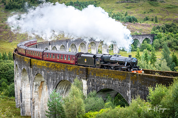 Jacobite Train over Glenfinnan Viaduct